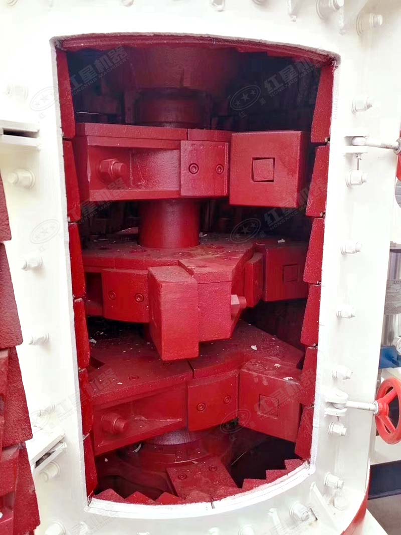 壹号娱乐复合式破碎机锤头实拍